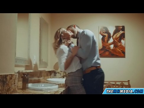 ❤️ Вақте ки як малламуй busty шумо дар як ҳоҷатхона ҷамъиятӣ seduces ❌ Порно босифат дар порно tg.hentaisaturn.ru ❌❤